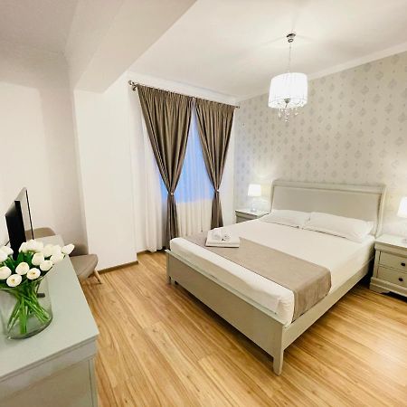 Royal Moonlight Apartment Мамая Екстериор снимка