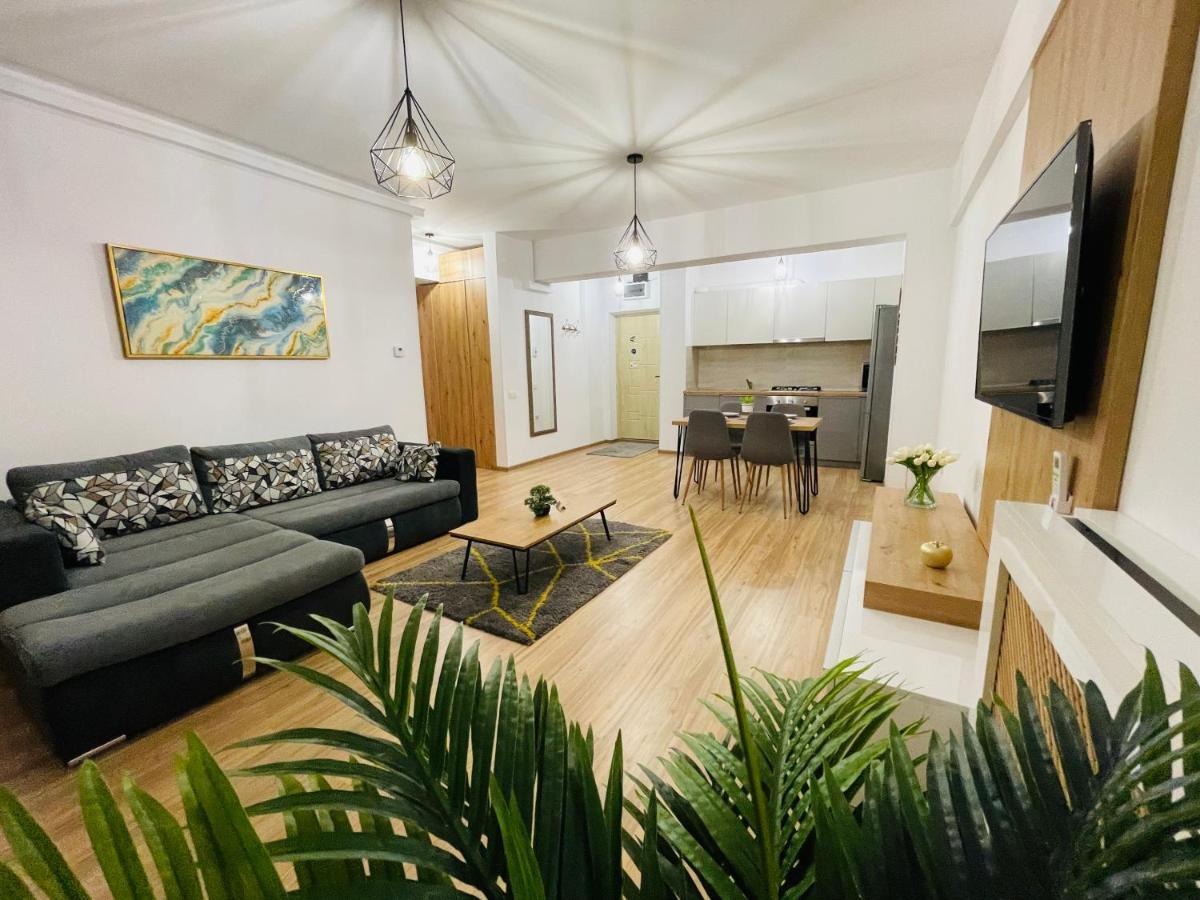 Royal Moonlight Apartment Мамая Екстериор снимка