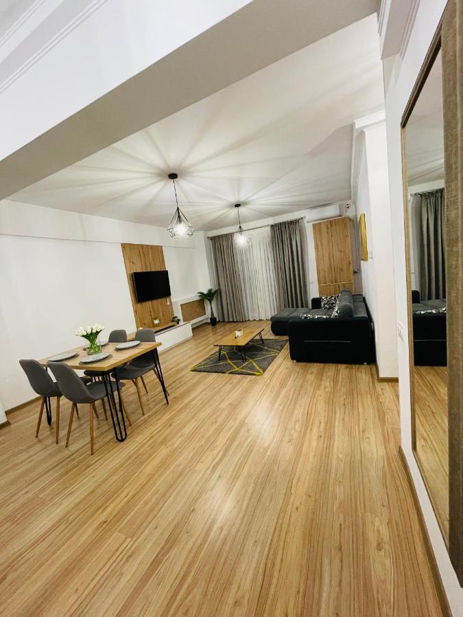Royal Moonlight Apartment Мамая Екстериор снимка