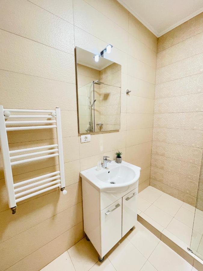 Royal Moonlight Apartment Мамая Екстериор снимка