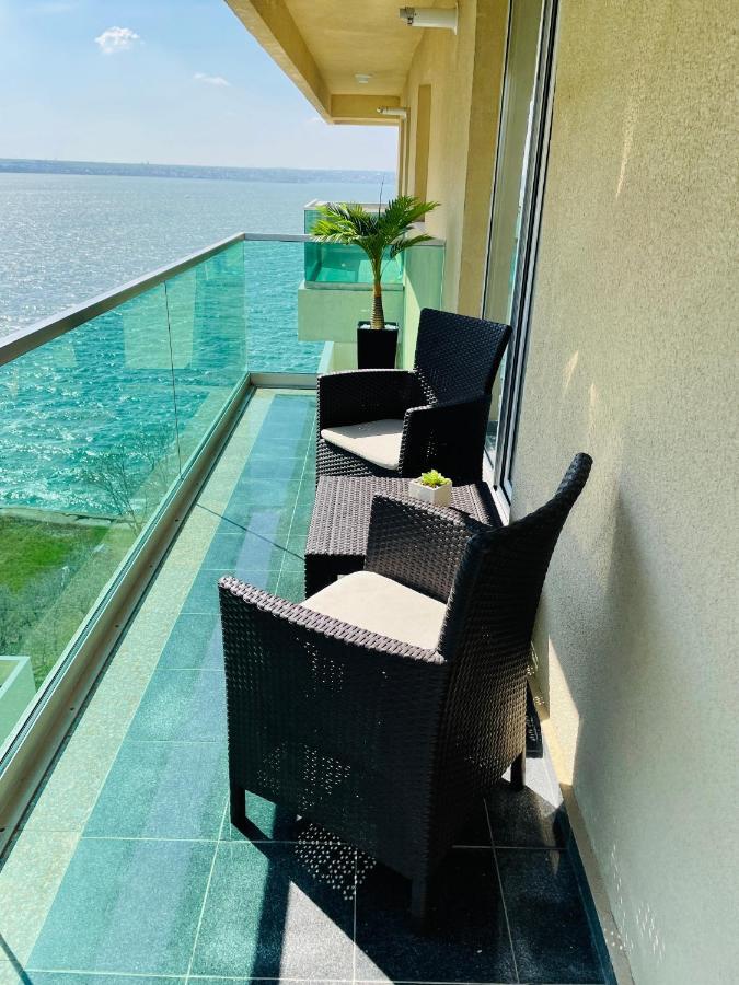 Royal Moonlight Apartment Мамая Екстериор снимка
